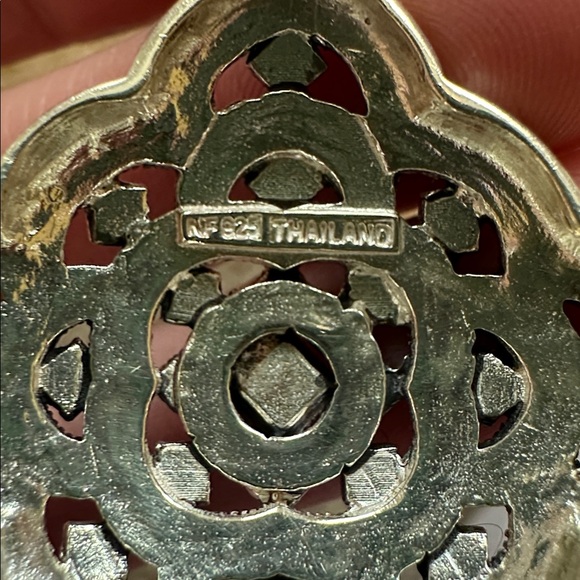 Elegant Sterling Silver Marcasite Pendant with Intricate Design - Picture 3 of 3